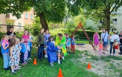 Zdjęcie do &bdquo;Odlotowy plac zabaw&rdquo; &ndash; warsztaty i pokaz techniki rakietowej w Filii nr 10