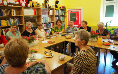 Zdjęcie do Spotkanie DKK w MBP w Cieszanowie o książce &quot;Pusty las&quot; Moniki Sznajderman 