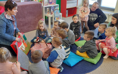 Zdjęcie do Literackie opowieści o babciach i dziadkach - spotkanie DKK Czytających Rodzin w PBP w Przemyślu 