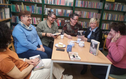 Zdjęcie do &bdquo;Światło ukryte w mroku&rdquo; na spotkaniu DKK w Bibliotece w Podleszanach